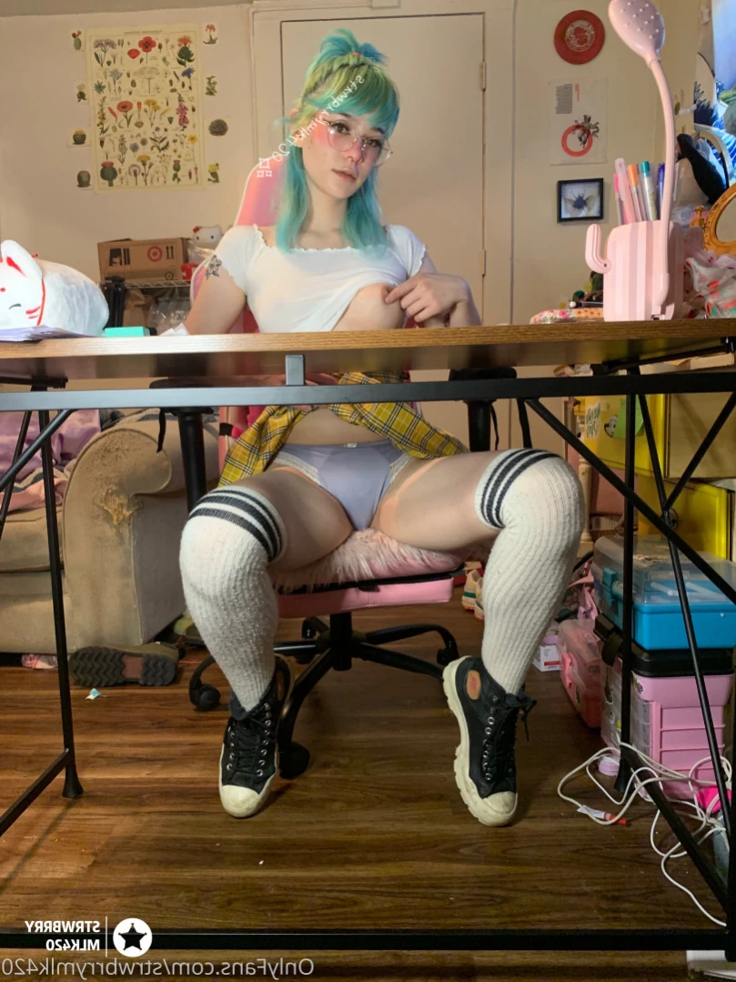 Veronika Strawberry [ strwbrrymlk420 ] Onlyfans leaked photo 15325899 on Hotleaks.tv