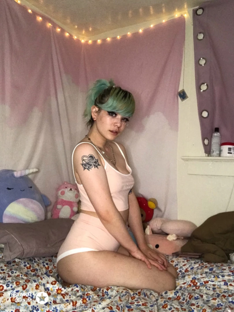 Veronika Strawberry [ strwbrrymlk420 ] Onlyfans leaked photo 15344037 on Hotleaks.tv