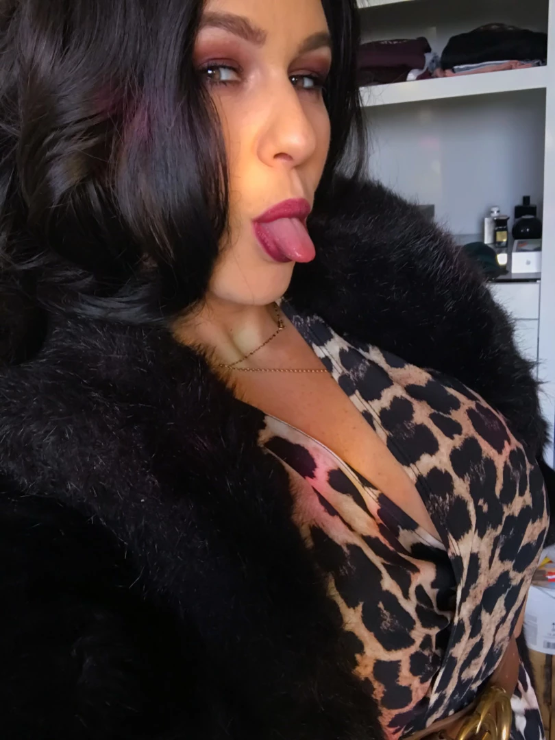 Madam Violet [ surrendersubmit ] Onlyfans leaked photo 11674610 on Hotleaks.tv