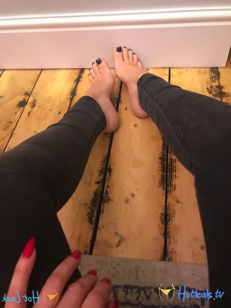Madam Violet [ surrendersubmit ] Onlyfans leaked photo 12929521 on Hotleaks.tv