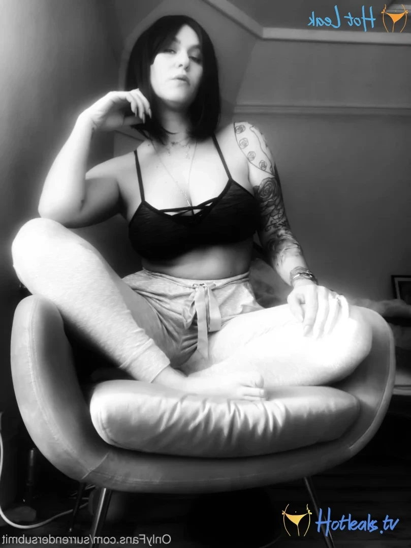 Madam Violet [ surrendersubmit ] Onlyfans leaked photo 13675491 on Hotleaks.tv
