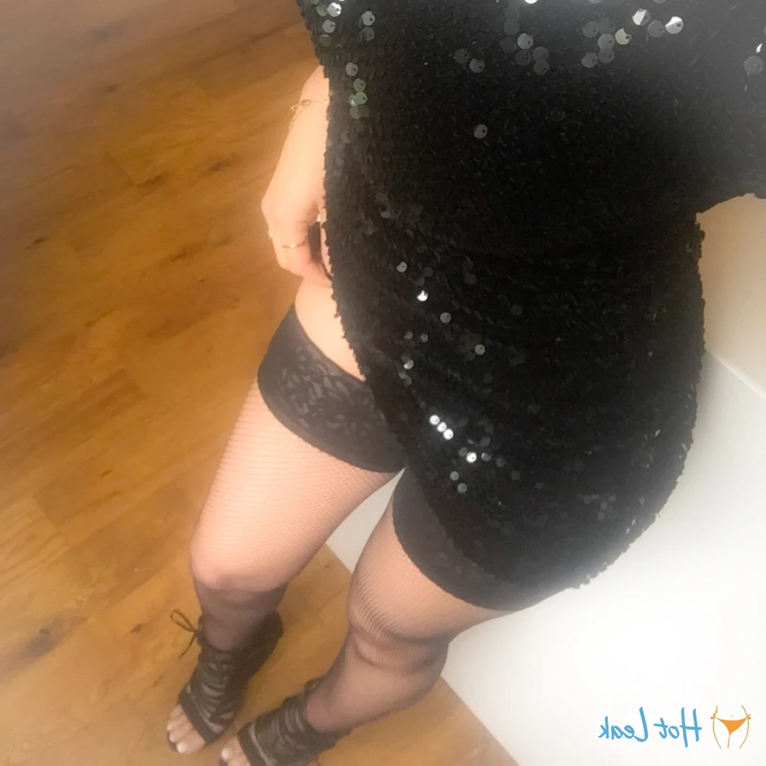 Madam Violet [ surrendersubmit ] Onlyfans leaked photo 13773475 on Hotleaks.tv