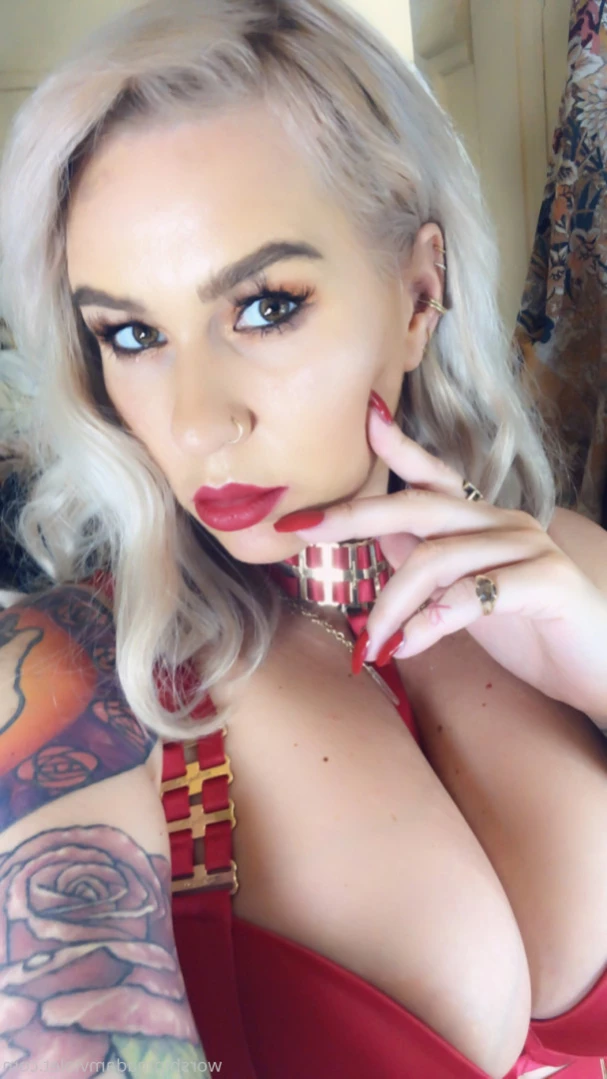 Madam Violet [ surrendersubmit ] Onlyfans leaked photo 13800833 on Hotleaks.tv