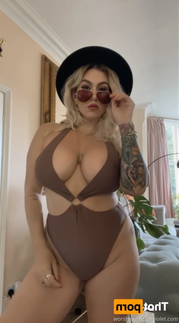 Madam Violet [ surrendersubmit ] Onlyfans leaked photo 13852689 on Hotleaks.tv