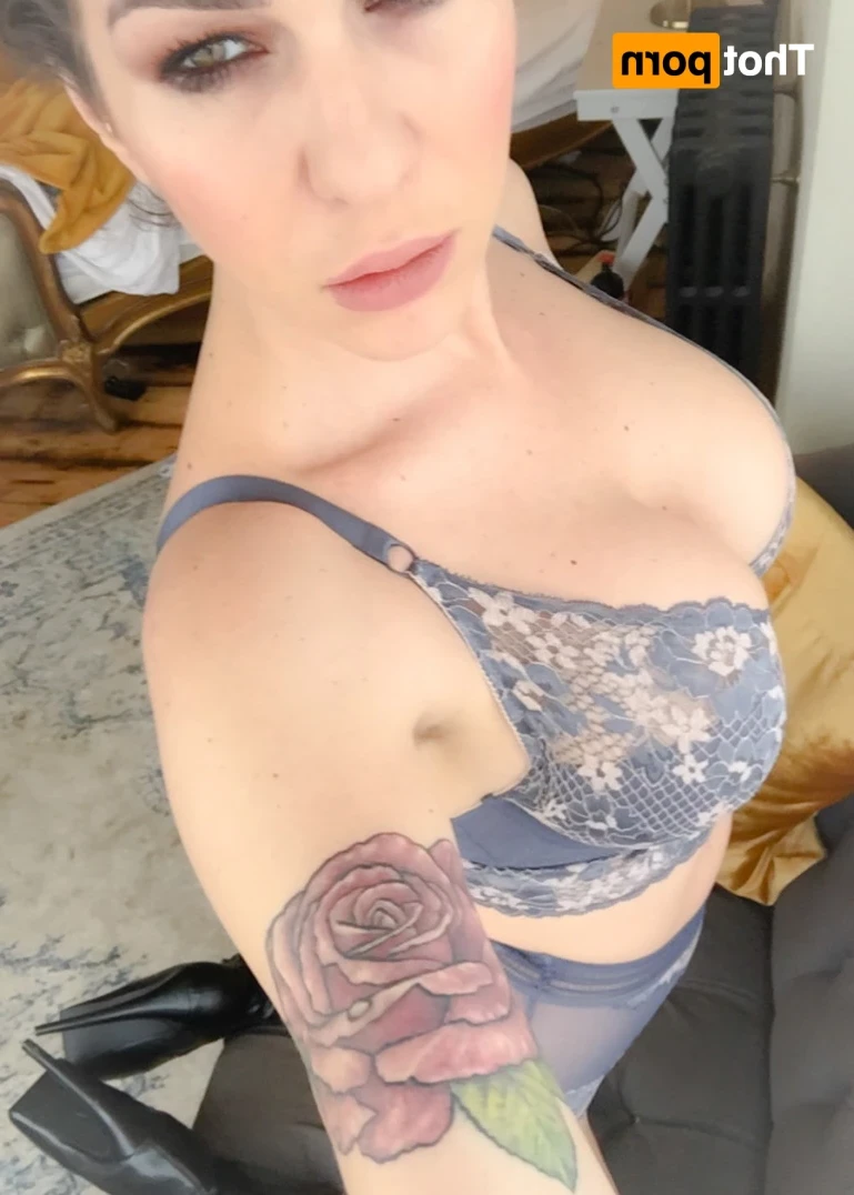 Madam Violet [ surrendersubmit ] Onlyfans leaked photo 14430714 on Hotleaks.tv