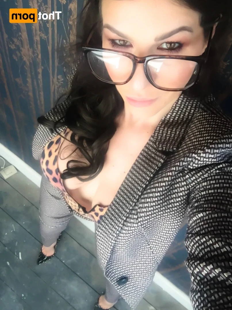 Madam Violet [ surrendersubmit ] Onlyfans leaked photo 14575293 on Hotleaks.tv