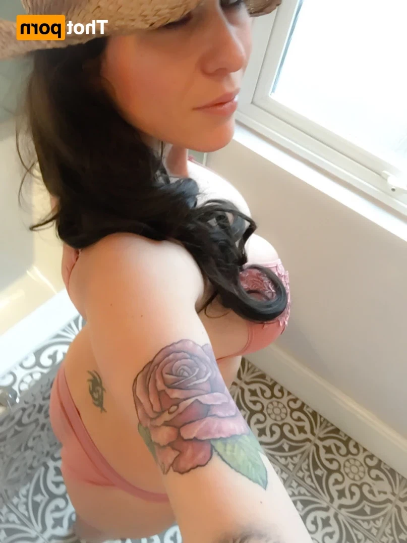 Madam Violet [ surrendersubmit ] Onlyfans leaked photo 14594462 on Hotleaks.tv