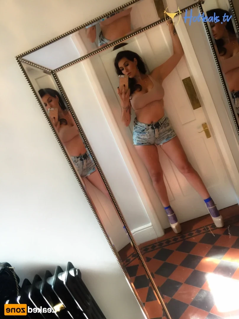 Madam Violet [ surrendersubmit ] Onlyfans leaked photo 14598970 on Hotleaks.tv