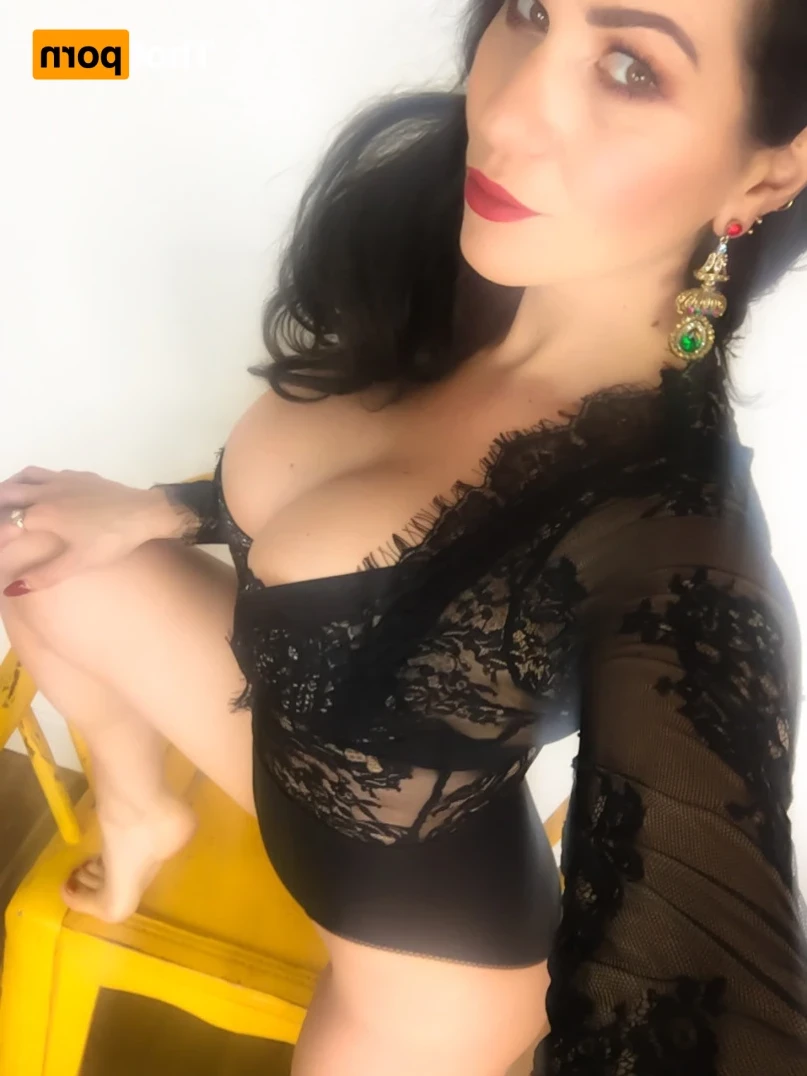 Madam Violet [ surrendersubmit ] Onlyfans leaked photo 14633557 on Hotleaks.tv