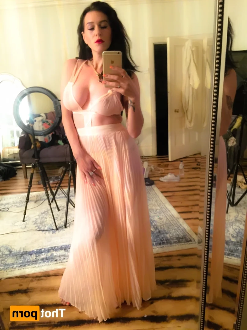 Madam Violet [ surrendersubmit ] Onlyfans leaked photo 14642919 on Hotleaks.tv