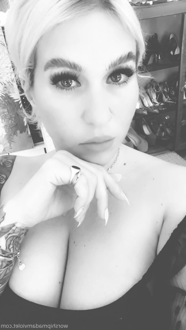 Madam Violet [ surrendersubmit ] Onlyfans leaked photo 14842581 on Hotleaks.tv
