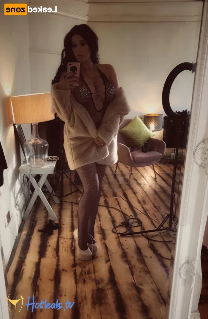Madam Violet [ surrendersubmit ] Onlyfans leaked photo 14912905 on Hotleaks.tv