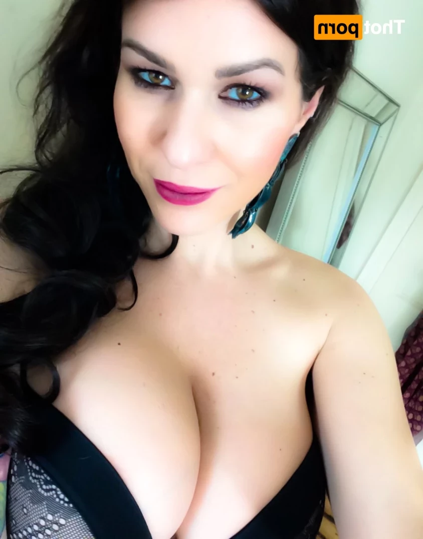 Madam Violet [ surrendersubmit ] Onlyfans leaked photo 14917092 on Hotleaks.tv