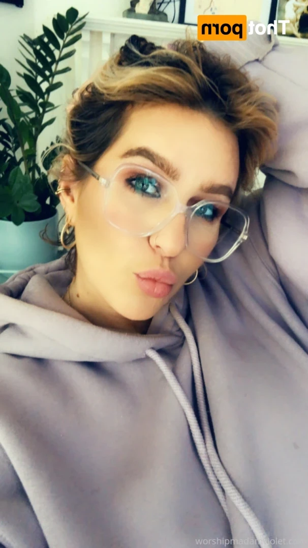 Madam Violet [ surrendersubmit ] Onlyfans leaked photo 14917683 on Hotleaks.tv