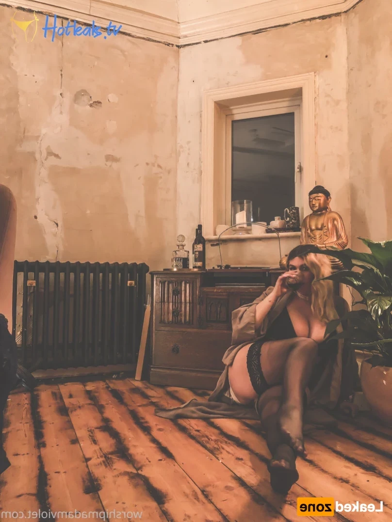 Madam Violet [ surrendersubmit ] Onlyfans leaked photo 14925320 on Hotleaks.tv