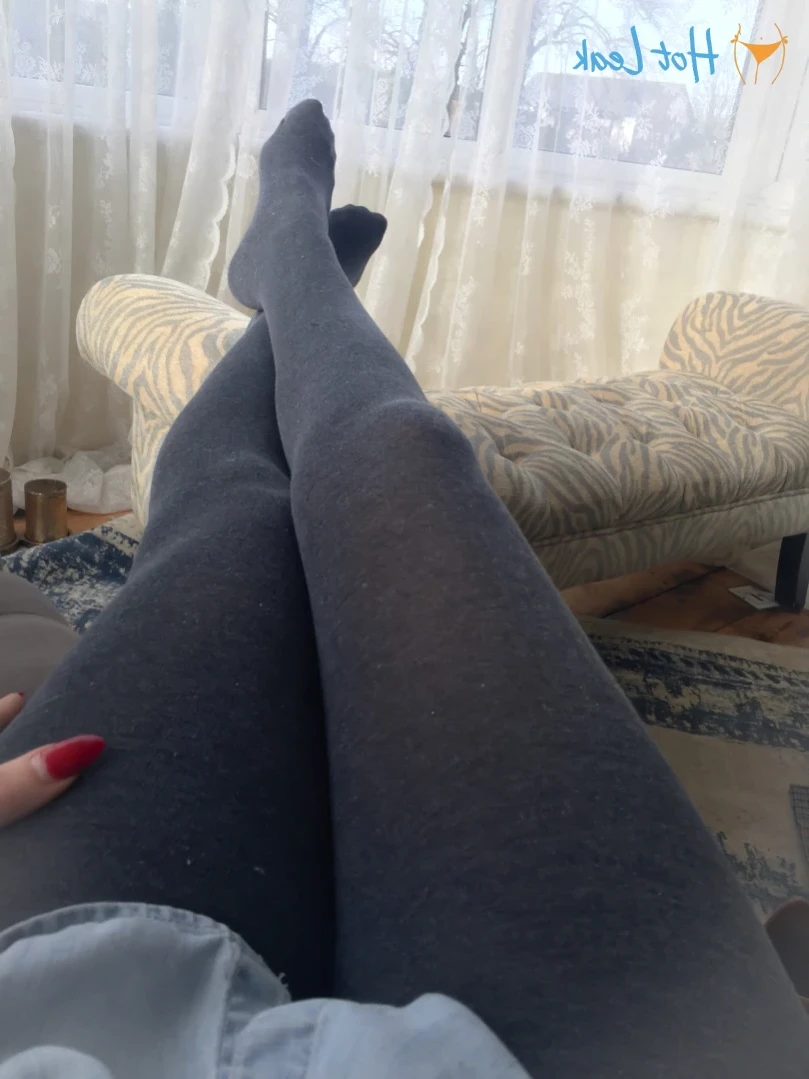 Madam Violet [ surrendersubmit ] Onlyfans leaked photo 14935618 on Hotleaks.tv