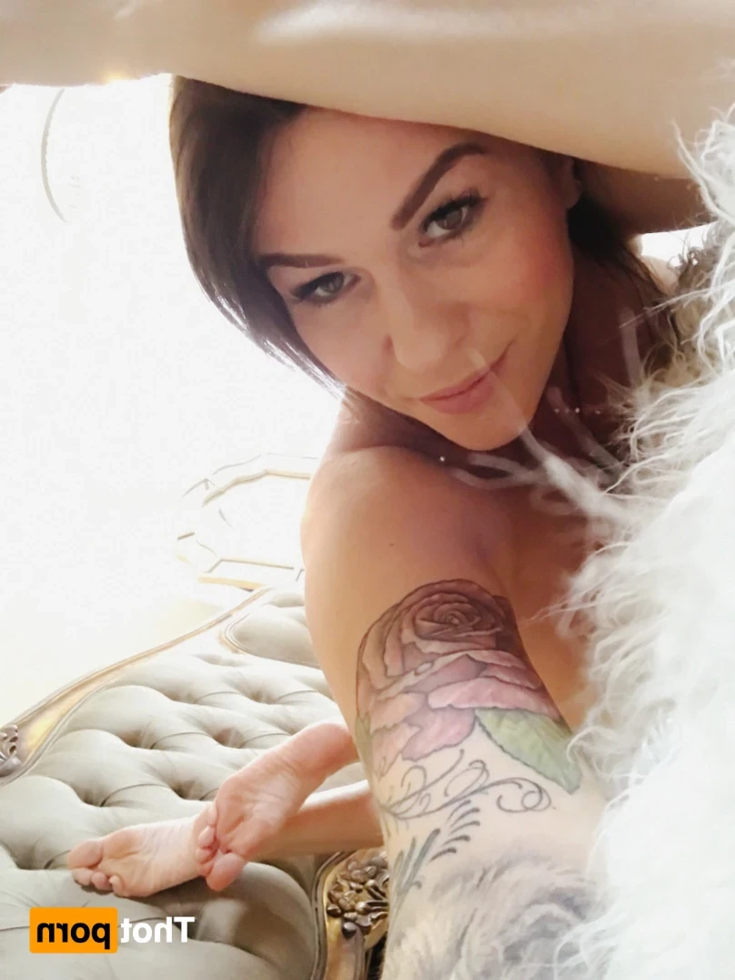 Madam Violet [ surrendersubmit ] Onlyfans leaked photo 14984677 on Hotleaks.tv
