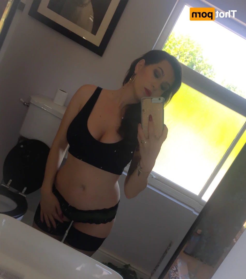 Madam Violet [ surrendersubmit ] Onlyfans leaked photo 15438283 on Hotleaks.tv