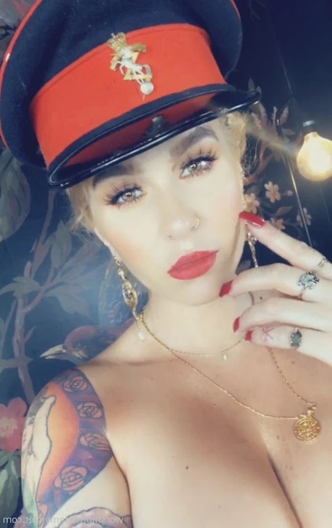 Madam Violet [ surrendersubmit ] Onlyfans leaked photo 15504769 on Hotleaks.tv