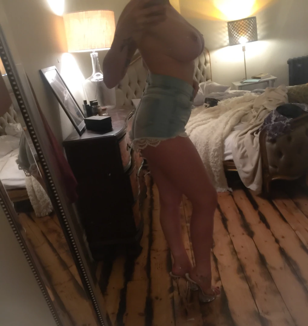 Madam Violet [ surrendersubmit ] Onlyfans leaked photo 16092248 on Hotleaks.tv