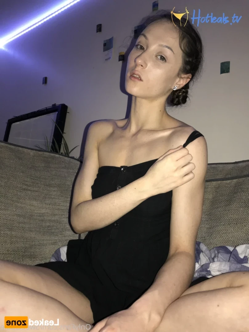Sadie may [ sweetsadiefeet ] Onlyfans leaked photo 14306990 on Hotleaks.tv