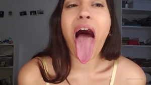 7945628