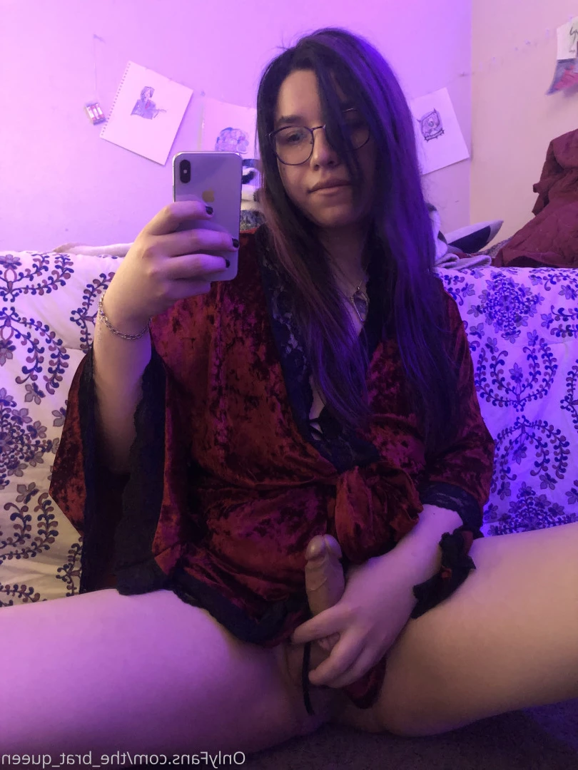 𝔱𝔥𝔢 𝔅𝔯𝔞𝔱 𝔔𝔲𝔢𝔢𝔫 🖤💀🏳️‍⚧️ [ the_brat_queen ] Onlyfans leaked photo 9065200 on Hotleaks.tv