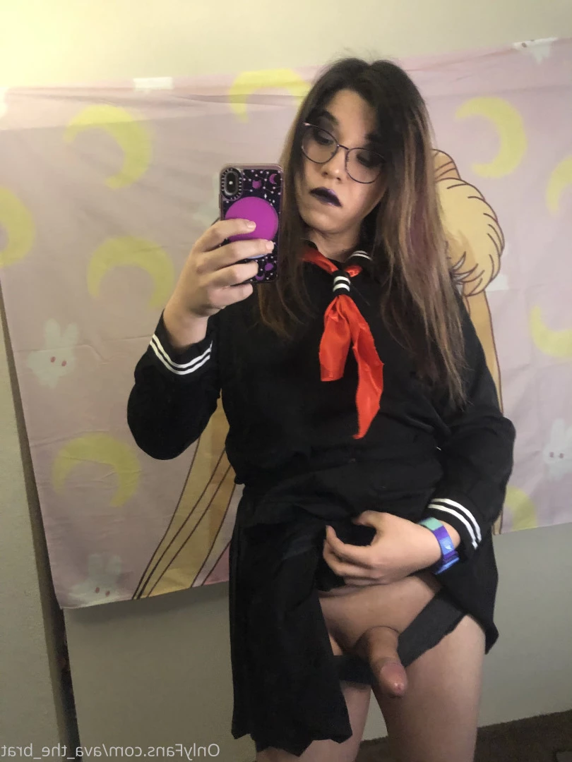 𝔱𝔥𝔢 𝔅𝔯𝔞𝔱 𝔔𝔲𝔢𝔢𝔫 🖤💀🏳️‍⚧️ [ the_brat_queen ] Onlyfans leaked photo 9065474 on Hotleaks.tv