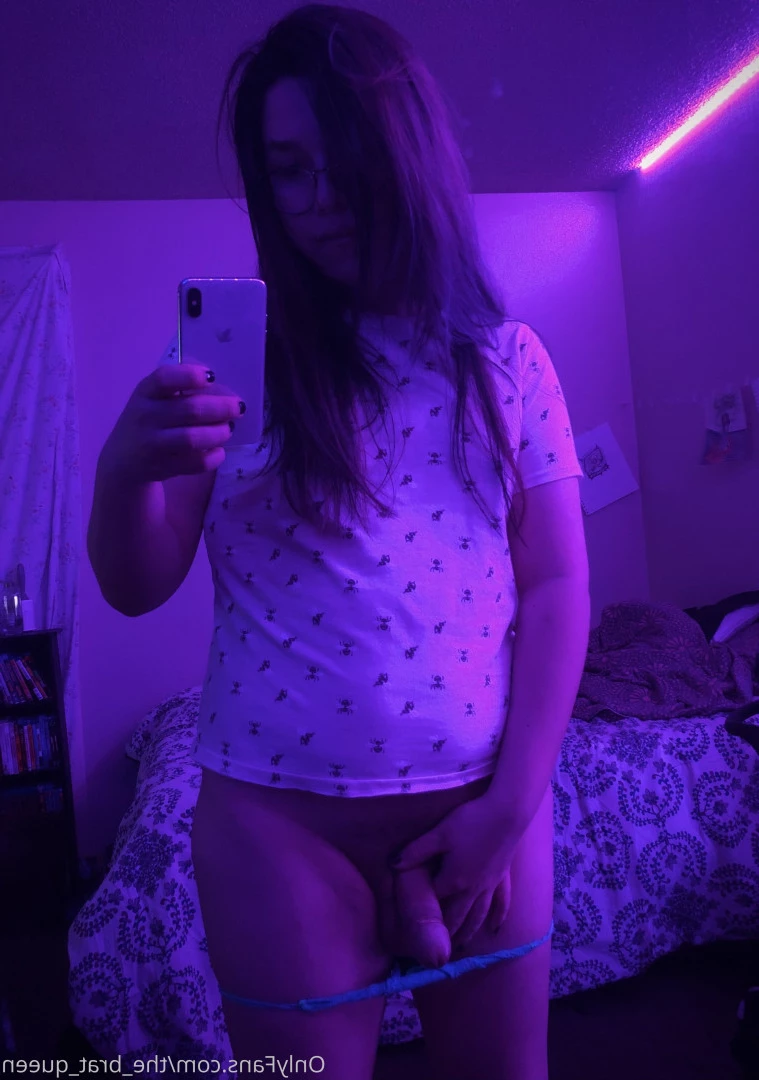 𝔱𝔥𝔢 𝔅𝔯𝔞𝔱 𝔔𝔲𝔢𝔢𝔫 🖤💀🏳️‍⚧️ [ the_brat_queen ] Onlyfans leaked photo 9065673 on Hotleaks.tv