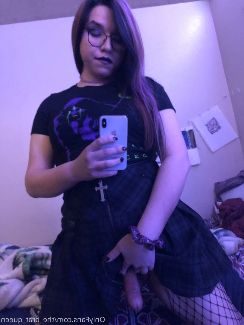 𝔱𝔥𝔢 𝔅𝔯𝔞𝔱 𝔔𝔲𝔢𝔢𝔫 🖤💀🏳️‍⚧️ [ the_brat_queen ] Onlyfans leaked photo 9065759 on Hotleaks.tv