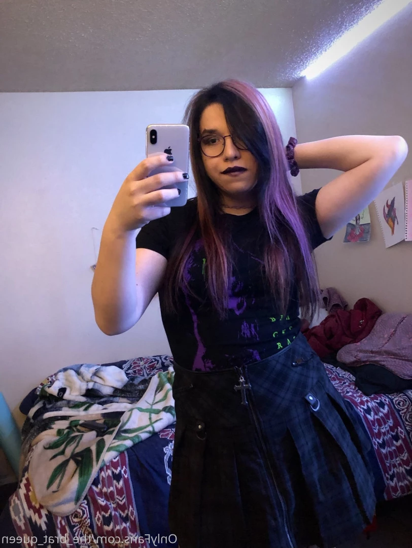 𝔱𝔥𝔢 𝔅𝔯𝔞𝔱 𝔔𝔲𝔢𝔢𝔫 🖤💀🏳️‍⚧️ [ the_brat_queen ] Onlyfans leaked photo 9065860 on Hotleaks.tv