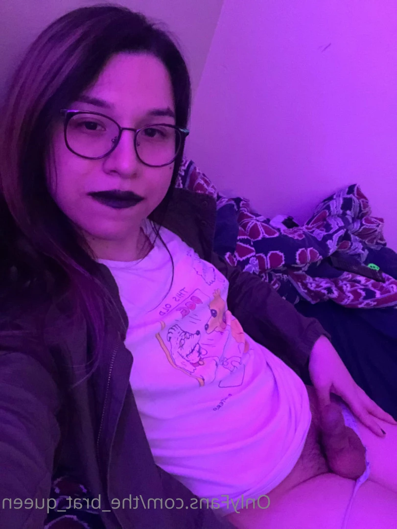 𝔱𝔥𝔢 𝔅𝔯𝔞𝔱 𝔔𝔲𝔢𝔢𝔫 🖤💀🏳️‍⚧️ [ the_brat_queen ] Onlyfans leaked photo 9065922 on Hotleaks.tv
