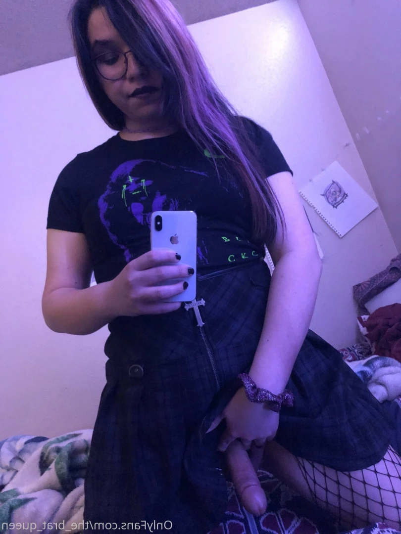 𝔱𝔥𝔢 𝔅𝔯𝔞𝔱 𝔔𝔲𝔢𝔢𝔫 🖤💀🏳️‍⚧️ [ the_brat_queen ] Onlyfans leaked photo 9066539 on Hotleaks.tv