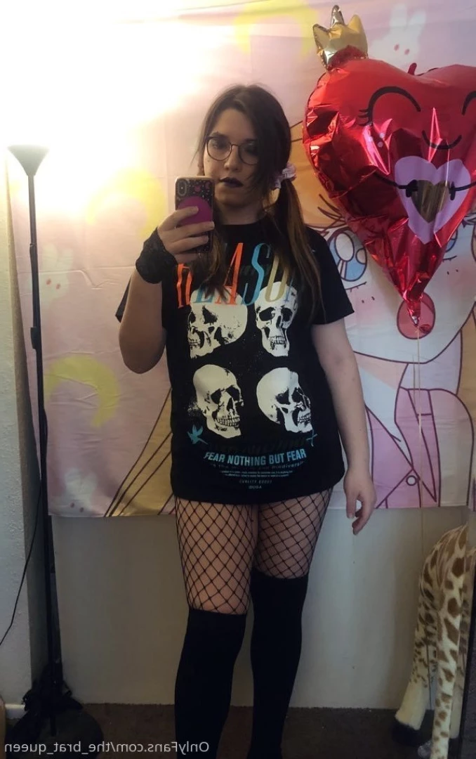 𝔱𝔥𝔢 𝔅𝔯𝔞𝔱 𝔔𝔲𝔢𝔢𝔫 🖤💀🏳️‍⚧️ [ the_brat_queen ] Onlyfans leaked photo 9066558 on Hotleaks.tv