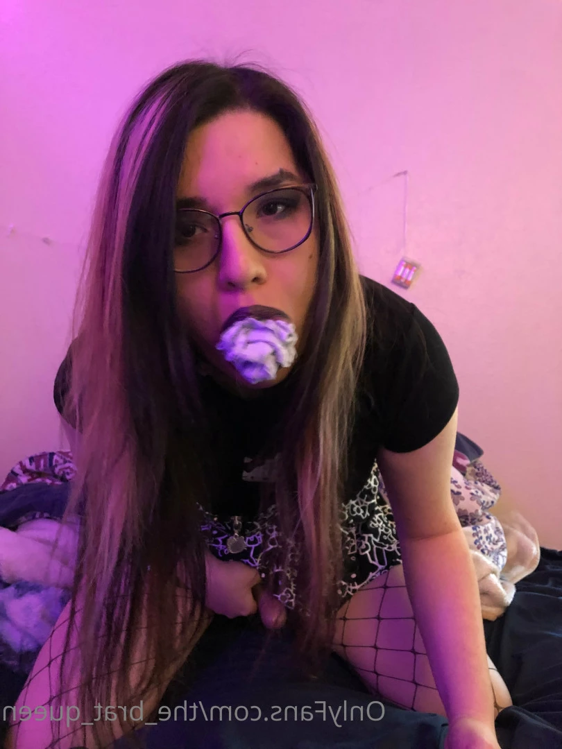 𝔱𝔥𝔢 𝔅𝔯𝔞𝔱 𝔔𝔲𝔢𝔢𝔫 🖤💀🏳️‍⚧️ [ the_brat_queen ] Onlyfans leaked photo 9067099 on Hotleaks.tv
