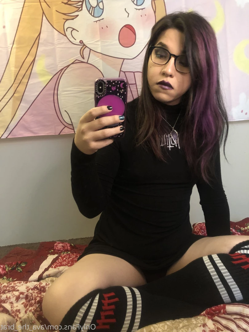 𝔱𝔥𝔢 𝔅𝔯𝔞𝔱 𝔔𝔲𝔢𝔢𝔫 🖤💀🏳️‍⚧️ [ the_brat_queen ] Onlyfans leaked photo 9067248 on Hotleaks.tv