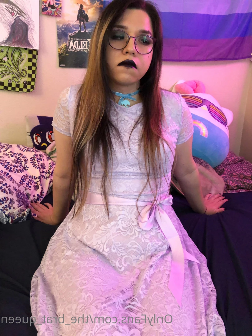 𝔱𝔥𝔢 𝔅𝔯𝔞𝔱 𝔔𝔲𝔢𝔢𝔫 🖤💀🏳️‍⚧️ [ the_brat_queen ] Onlyfans leaked photo 9067257 on Hotleaks.tv