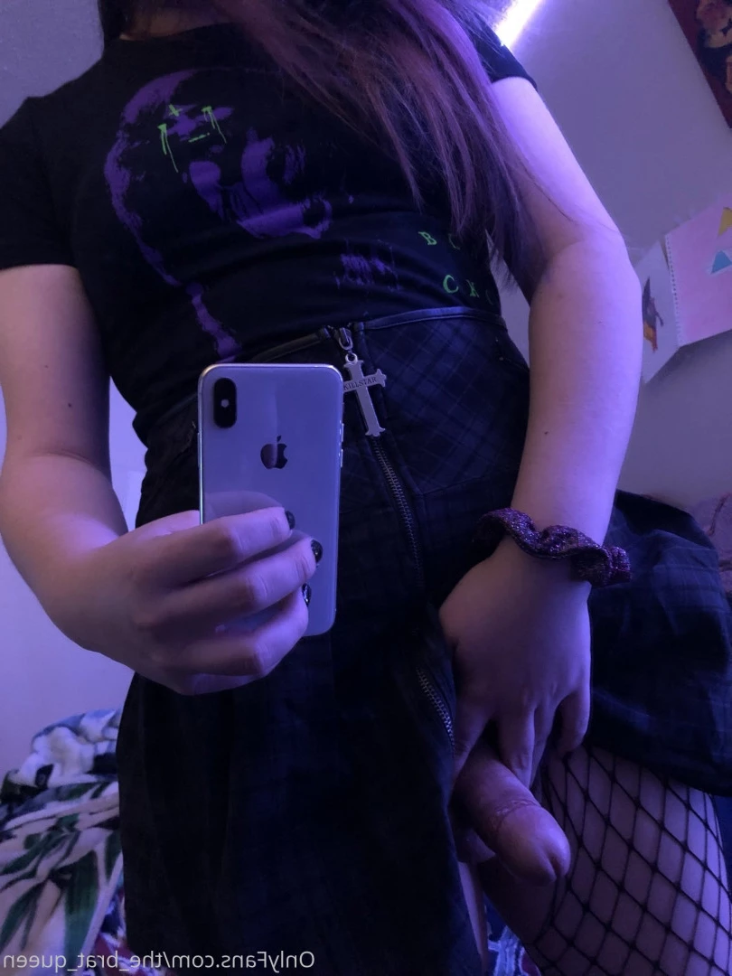 𝔱𝔥𝔢 𝔅𝔯𝔞𝔱 𝔔𝔲𝔢𝔢𝔫 🖤💀🏳️‍⚧️ [ the_brat_queen ] Onlyfans leaked photo 9067438 on Hotleaks.tv