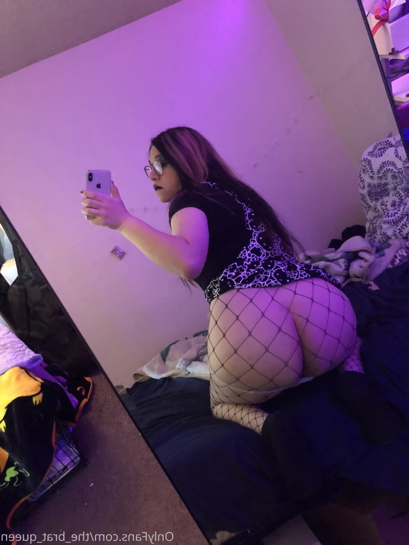 𝔱𝔥𝔢 𝔅𝔯𝔞𝔱 𝔔𝔲𝔢𝔢𝔫 🖤💀🏳️‍⚧️ [ the_brat_queen ] Onlyfans leaked photo 9067546 on Hotleaks.tv