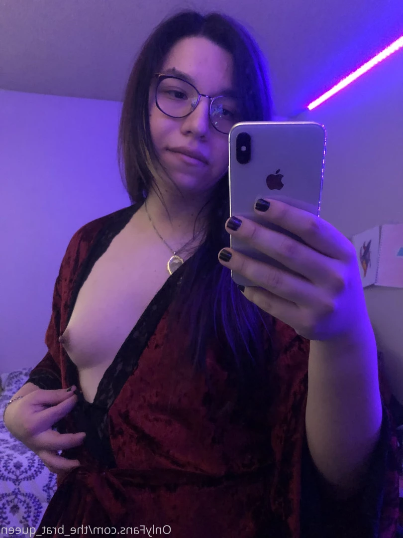 𝔱𝔥𝔢 𝔅𝔯𝔞𝔱 𝔔𝔲𝔢𝔢𝔫 🖤💀🏳️‍⚧️ [ the_brat_queen ] Onlyfans leaked photo 9067791 on Hotleaks.tv