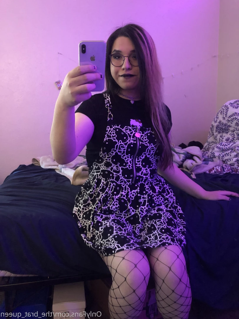 𝔱𝔥𝔢 𝔅𝔯𝔞𝔱 𝔔𝔲𝔢𝔢𝔫 🖤💀🏳️‍⚧️ [ the_brat_queen ] Onlyfans leaked photo 9067886 on Hotleaks.tv