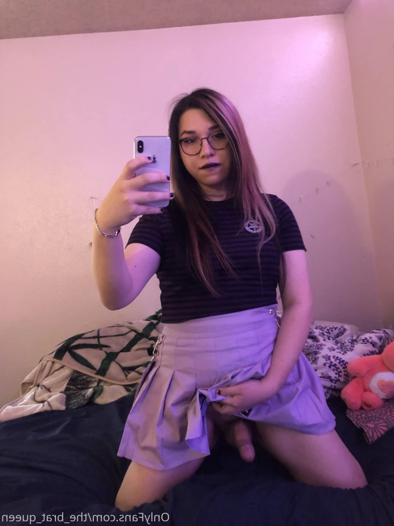 𝔱𝔥𝔢 𝔅𝔯𝔞𝔱 𝔔𝔲𝔢𝔢𝔫 🖤💀🏳️‍⚧️ [ the_brat_queen ] Onlyfans leaked photo 9068208 on Hotleaks.tv