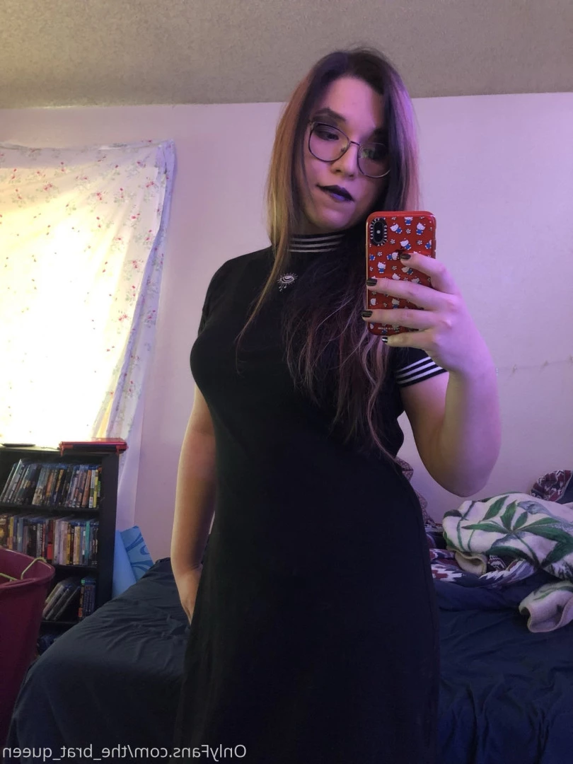 𝔱𝔥𝔢 𝔅𝔯𝔞𝔱 𝔔𝔲𝔢𝔢𝔫 🖤💀🏳️‍⚧️ [ the_brat_queen ] Onlyfans leaked photo 9069778 on Hotleaks.tv