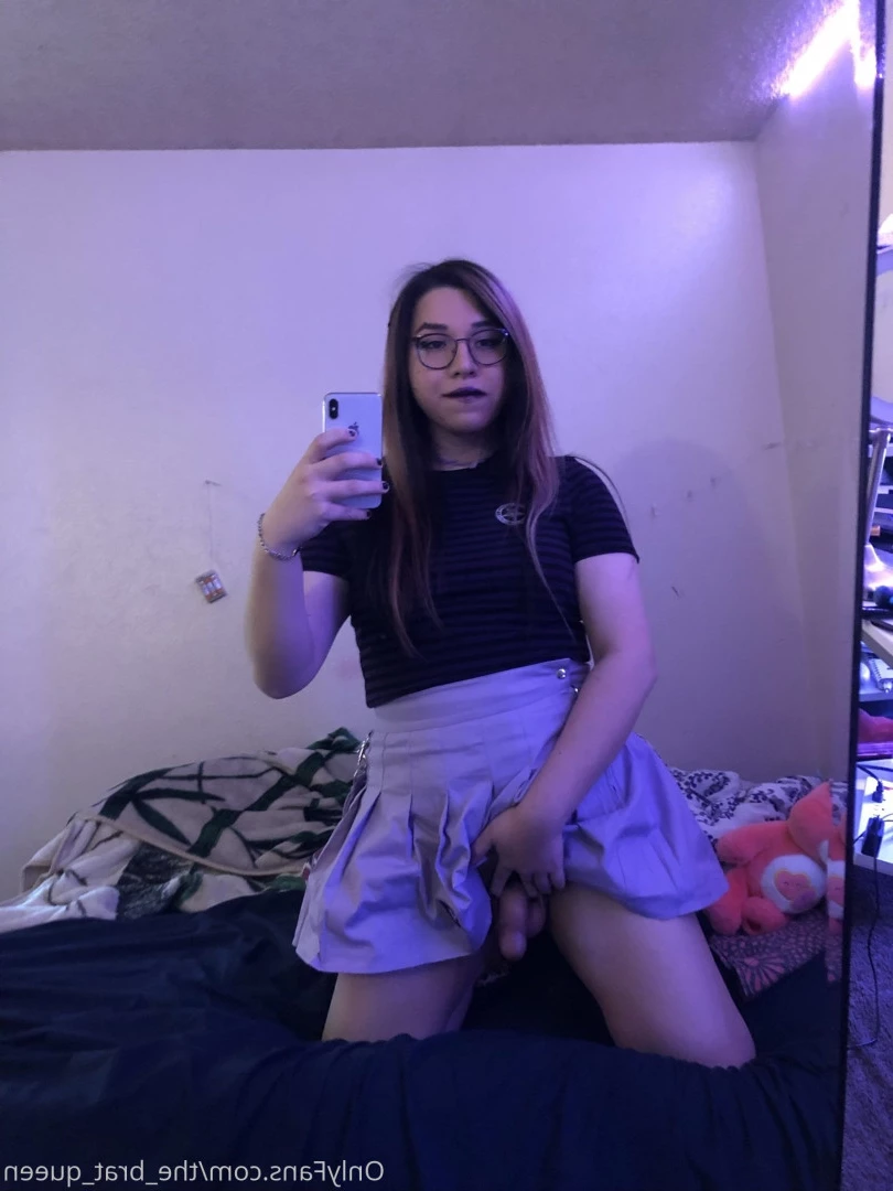 𝔱𝔥𝔢 𝔅𝔯𝔞𝔱 𝔔𝔲𝔢𝔢𝔫 🖤💀🏳️‍⚧️ [ the_brat_queen ] Onlyfans leaked photo 9069819 on Hotleaks.tv