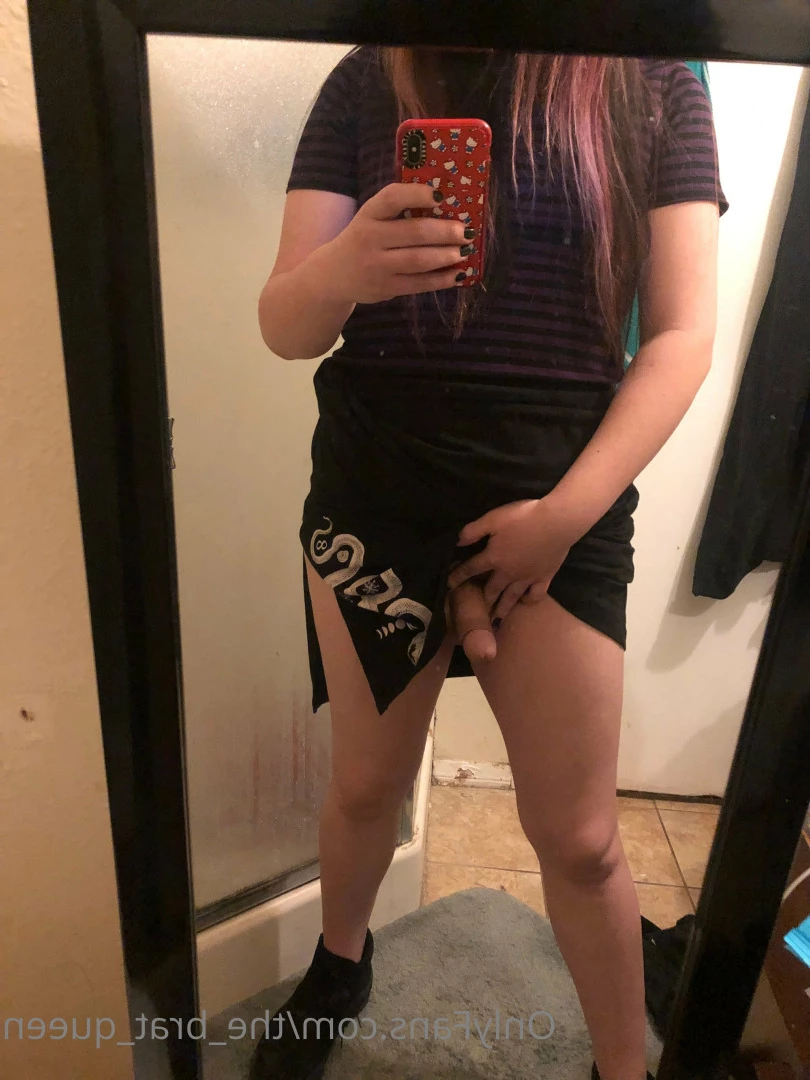 𝔱𝔥𝔢 𝔅𝔯𝔞𝔱 𝔔𝔲𝔢𝔢𝔫 🖤💀🏳️‍⚧️ [ the_brat_queen ] Onlyfans leaked photo 9070367 on Hotleaks.tv