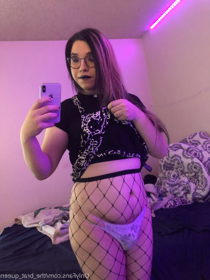 𝔱𝔥𝔢 𝔅𝔯𝔞𝔱 𝔔𝔲𝔢𝔢𝔫 🖤💀🏳️‍⚧️ [ the_brat_queen ] Onlyfans leaked photo 9070689 on Hotleaks.tv