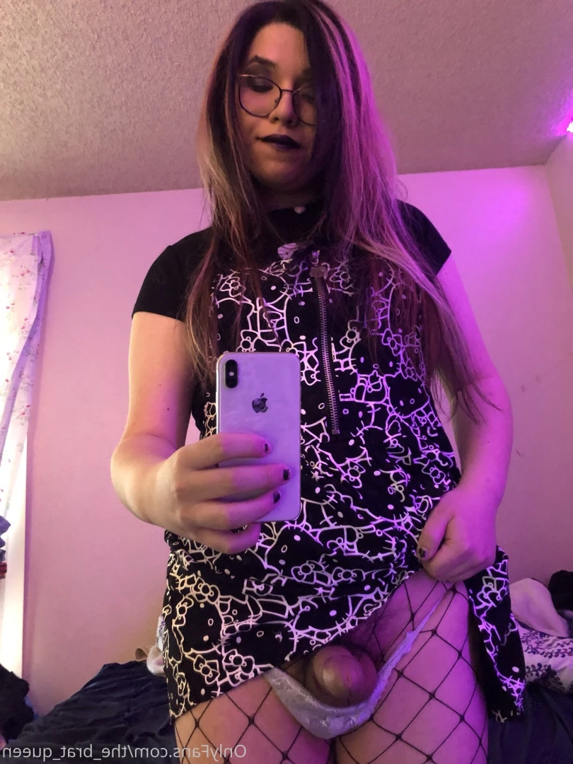 𝔱𝔥𝔢 𝔅𝔯𝔞𝔱 𝔔𝔲𝔢𝔢𝔫 🖤💀🏳️‍⚧️ [ the_brat_queen ] Onlyfans leaked photo 9070839 on Hotleaks.tv
