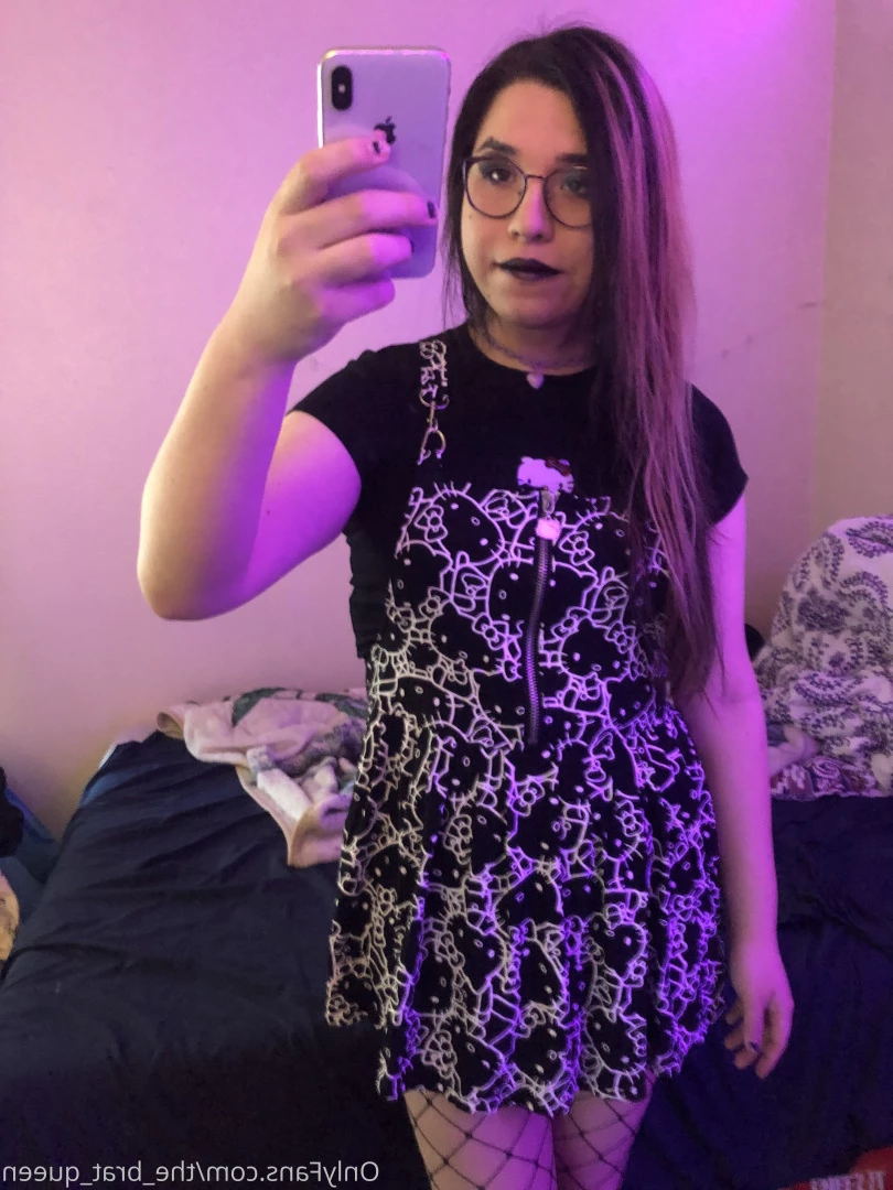 𝔱𝔥𝔢 𝔅𝔯𝔞𝔱 𝔔𝔲𝔢𝔢𝔫 🖤💀🏳️‍⚧️ [ the_brat_queen ] Onlyfans leaked photo 9070900 on Hotleaks.tv