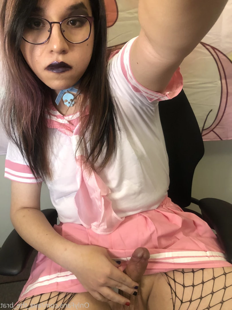 𝔱𝔥𝔢 𝔅𝔯𝔞𝔱 𝔔𝔲𝔢𝔢𝔫 🖤💀🏳️‍⚧️ [ the_brat_queen ] Onlyfans leaked photo 9071296 on Hotleaks.tv