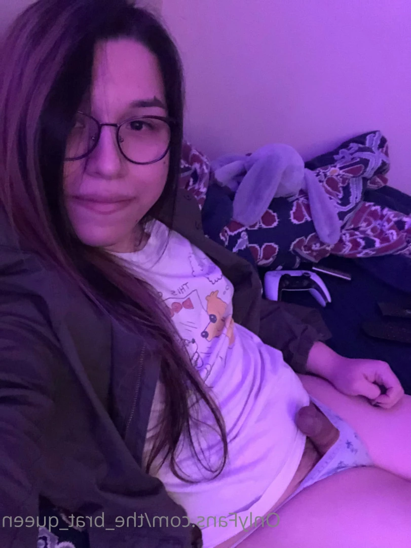 𝔱𝔥𝔢 𝔅𝔯𝔞𝔱 𝔔𝔲𝔢𝔢𝔫 🖤💀🏳️‍⚧️ [ the_brat_queen ] Onlyfans leaked photo 9071711 on Hotleaks.tv